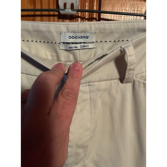 Dockers women’s midrise curvy khaki pants wide leg size 12 medium - Picture 3 of 4